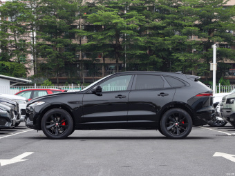 Jaguar F-Pace R-Dynamic Black P250