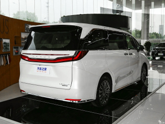 Lexus LM 500h Premium