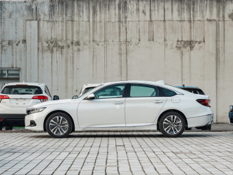 Honda Accord Sport Hybrid Collar