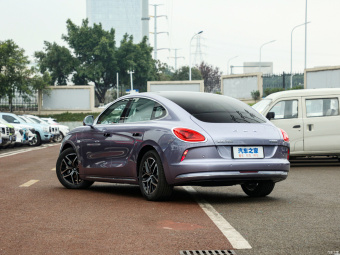 Ora Lightning Cat Luxury 555km