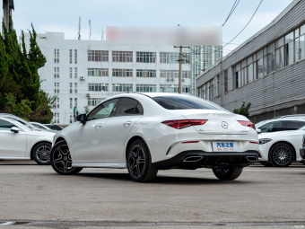 Mercedes-Benz CLA-Class 200 4MATIC