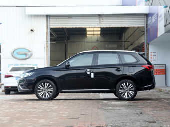 Mitsubishi Outlander Enjoy 2.0L 7 Seat