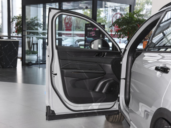 Lynk & Co 01 PHEV AM 1.5TD EM-P
