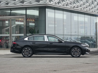 BMW 5 Series 2026 Restyled 525Li M Sport
