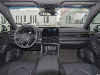 Toyota Avalon Deluxe 2.0L