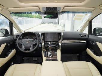 Toyota Alphard Hybrid Premium 2.5L