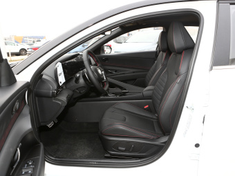 Hyundai Elantra Premium LUX 240TGDi DCT