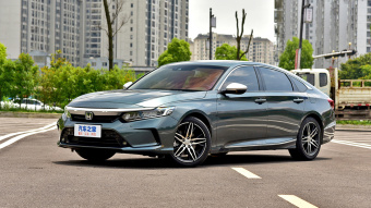Honda Inspire Sport Hybrid Pure Cross 2.0L