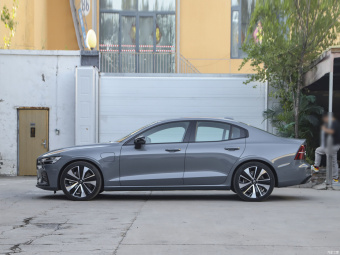 Volvo S60 T8 AWD Zhiya Sports